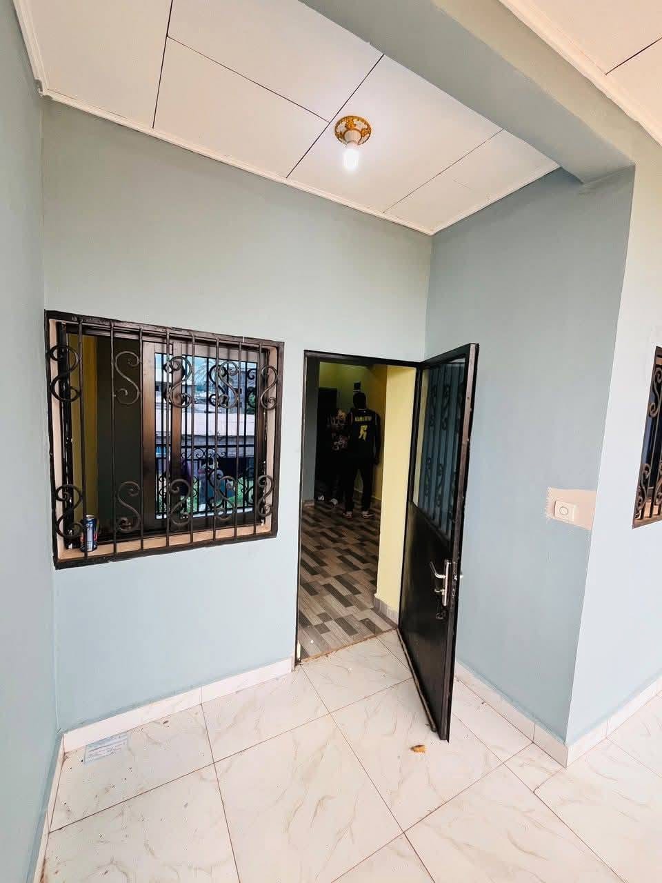 MAGNIFIQUE STUDIO MODERNE À DAMAS EBOM