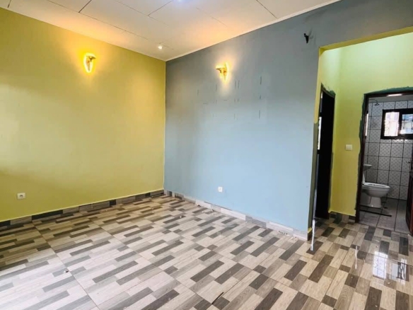 MAGNIFIQUE STUDIO MODERNE À DAMAS EBOM