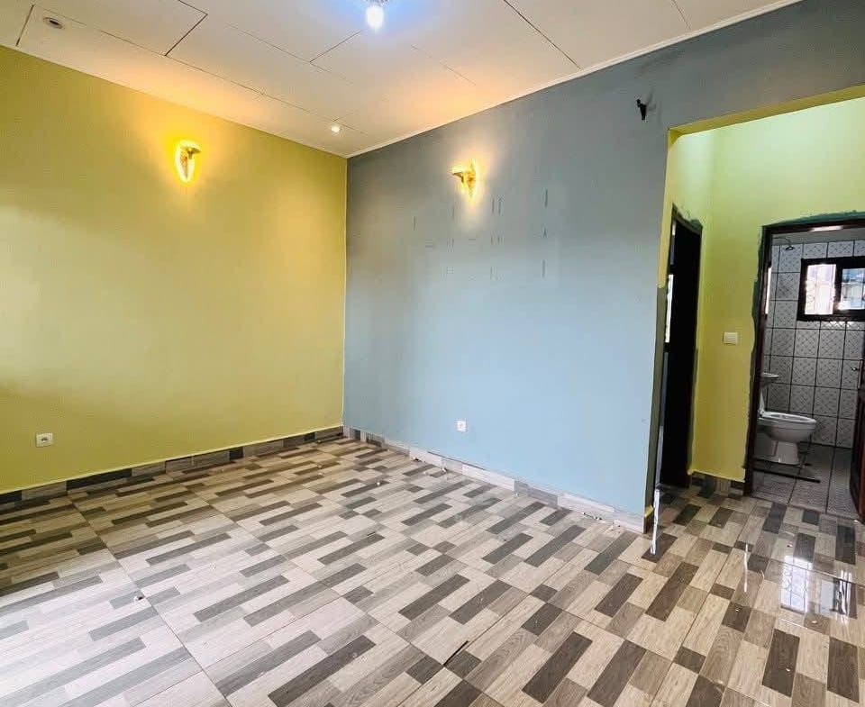 MAGNIFIQUE STUDIO MODERNE À DAMAS EBOM