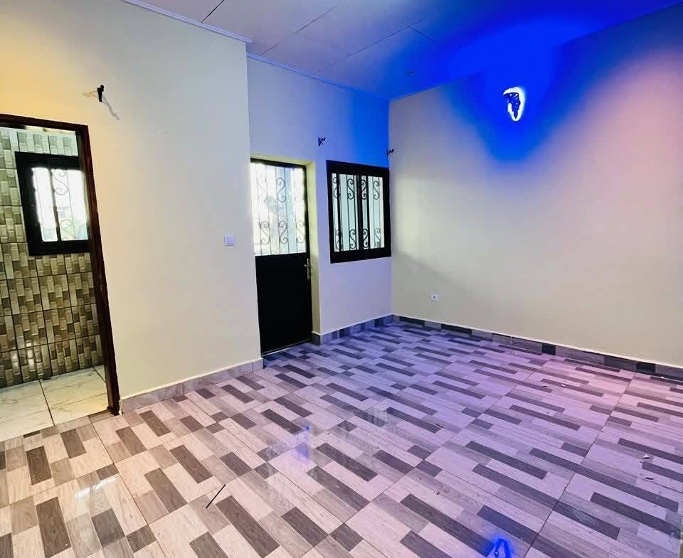 MAGNIFIQUE STUDIO MODERNE À DAMAS EBOM