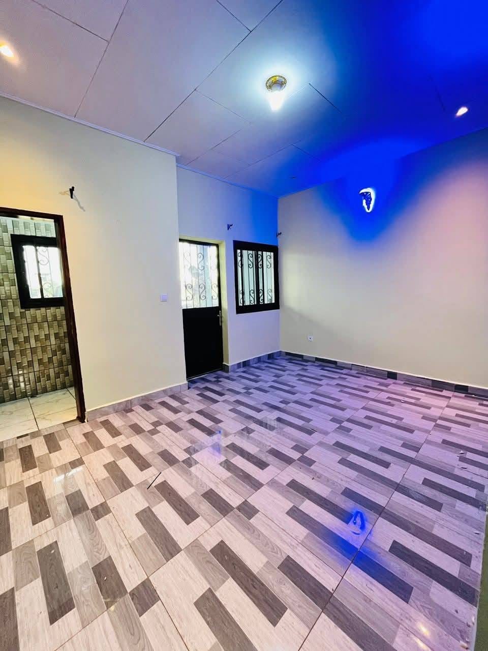 MAGNIFIQUE STUDIO MODERNE À DAMAS EBOM