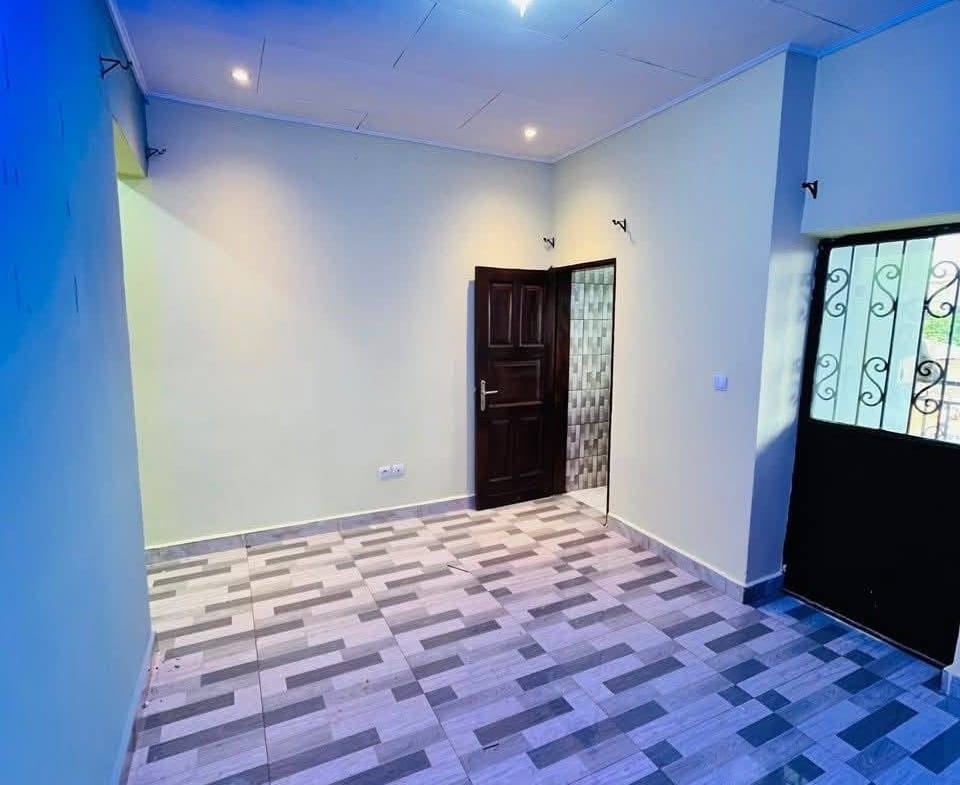 MAGNIFIQUE STUDIO MODERNE À DAMAS EBOM