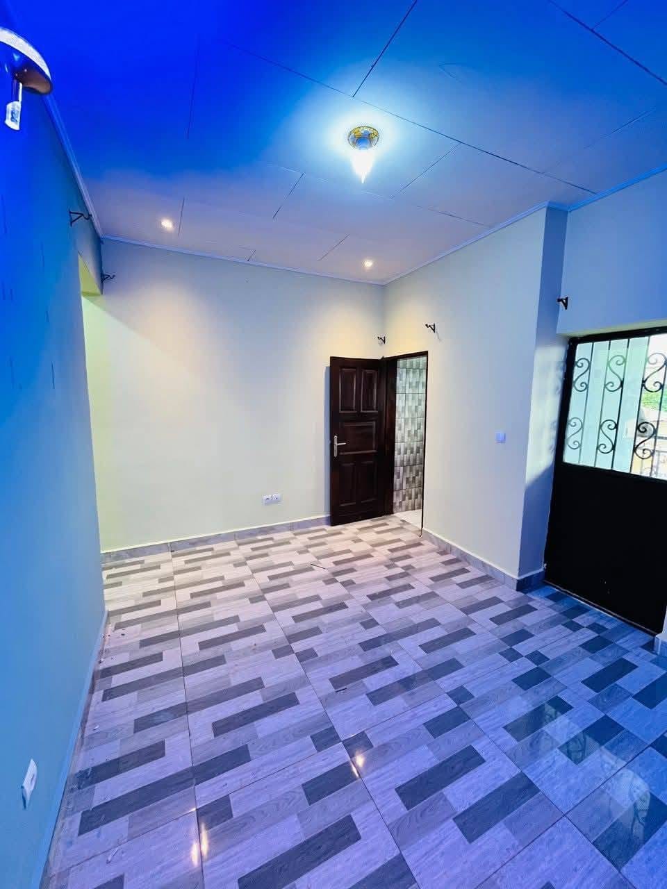 MAGNIFIQUE STUDIO MODERNE À DAMAS EBOM