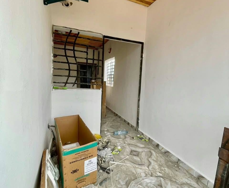 Studio moderne avec clim et forage à louer à Damas 80000fcfa