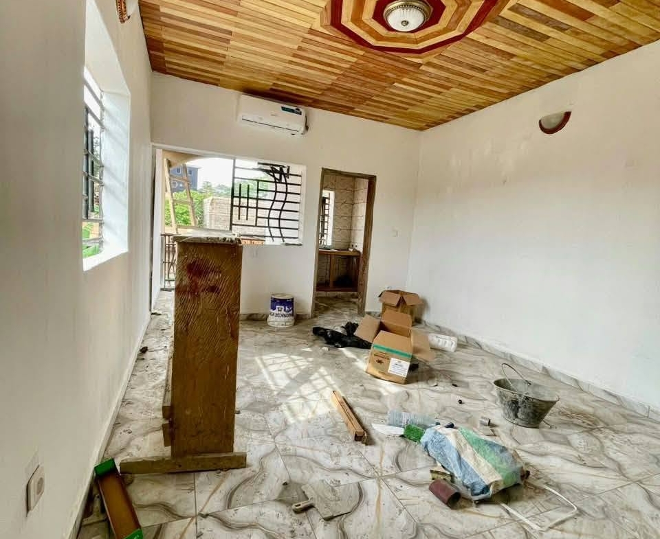 Studio moderne avec clim et forage à louer à Damas 80000fcfa