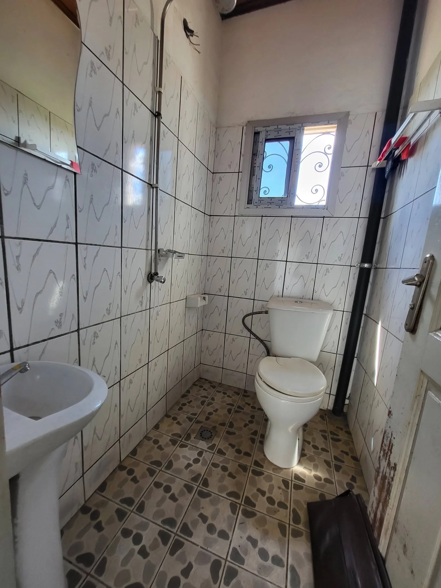 Studio moderne bon standing à louer à Yaoundé Nsam Obam