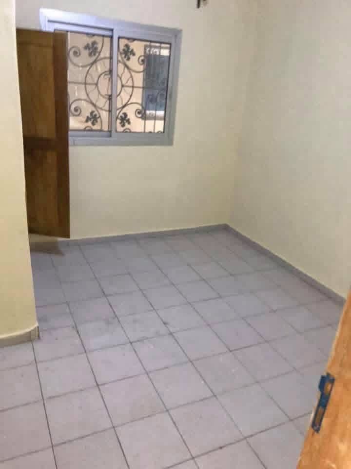 Studio moderne situé à Odza Auberge bleue en bordure de route
