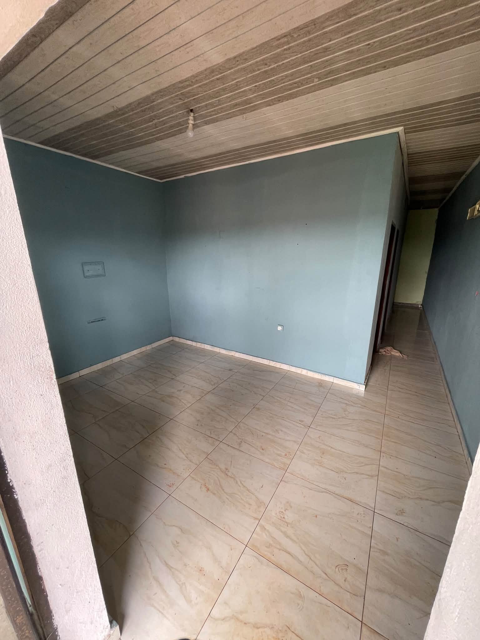 Studio moderne situé à Odza Auberge bleue en bordure de route