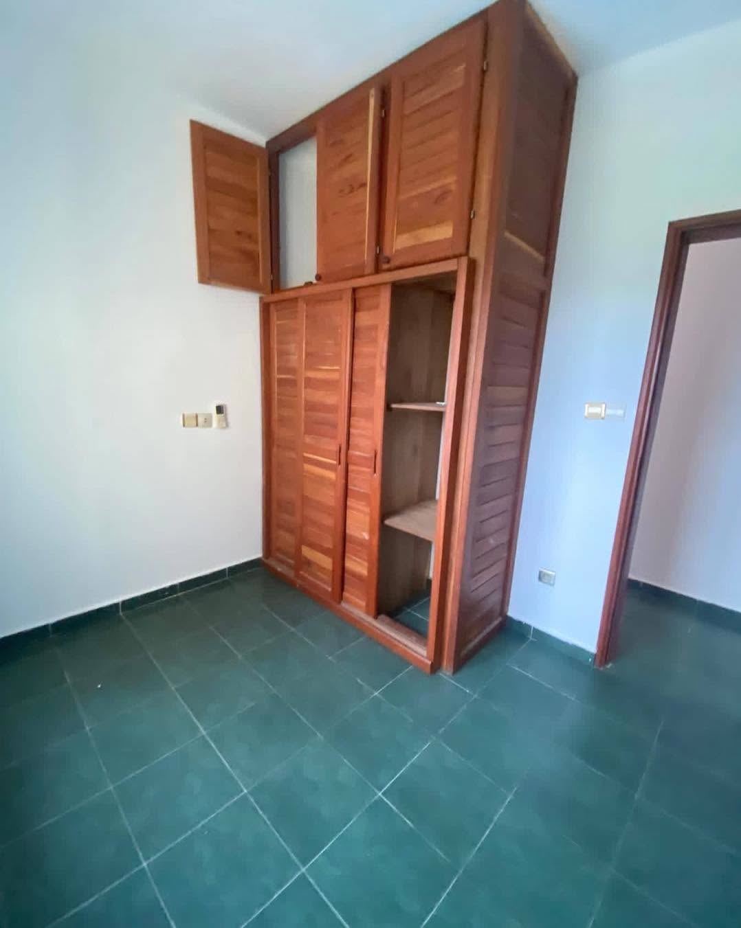 APPARTEMENT SPACIEUX À LOUER À BONAPRISO 500000FCFA