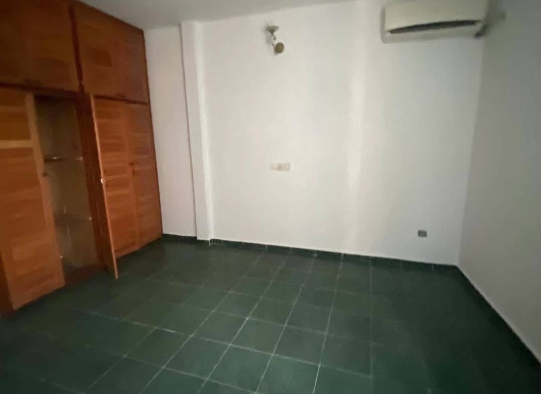 APPARTEMENT SPACIEUX À LOUER À BONAPRISO 500000FCFA