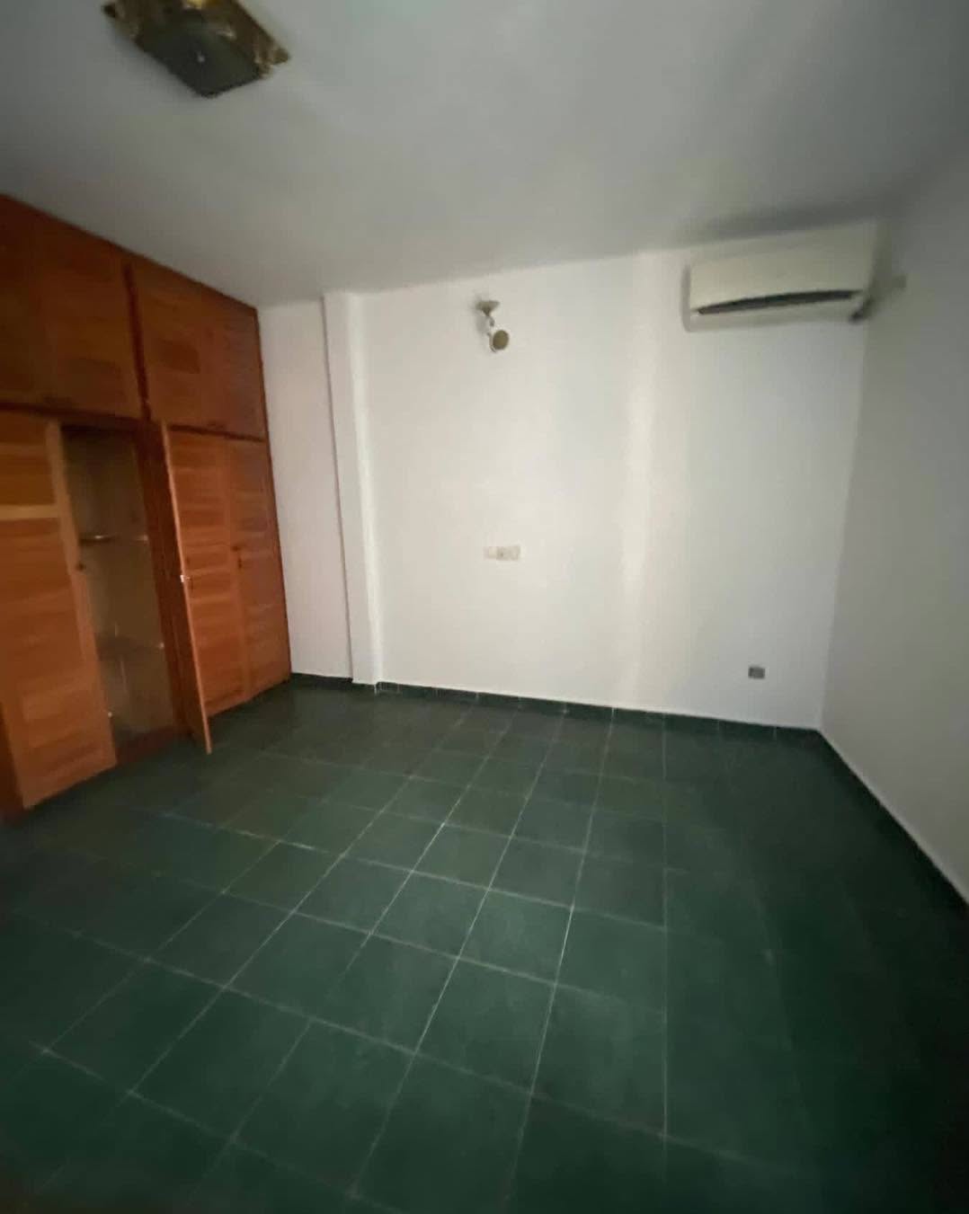APPARTEMENT SPACIEUX À LOUER À BONAPRISO 500000FCFA