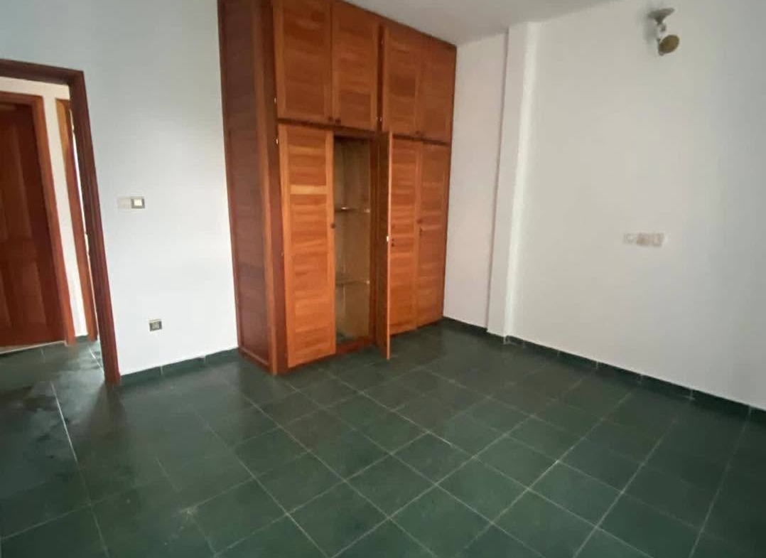 APPARTEMENT SPACIEUX À LOUER À BONAPRISO 500000FCFA
