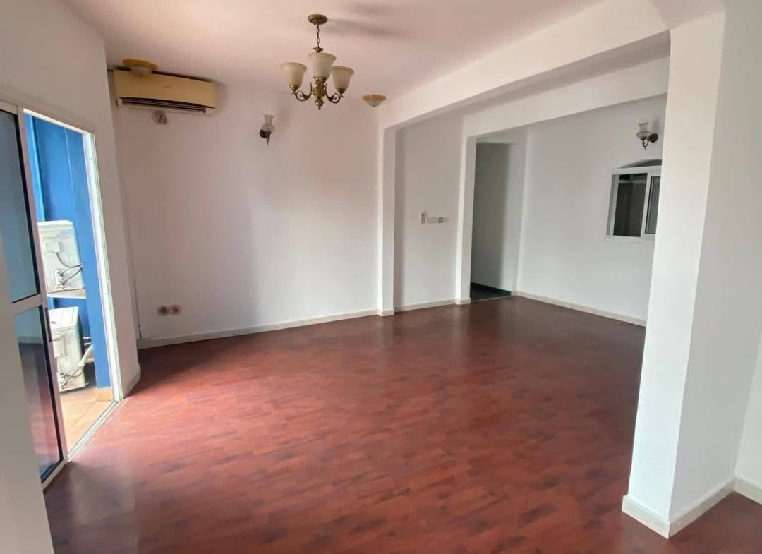 APPARTEMENT SPACIEUX À LOUER À BONAPRISO 500000FCFA