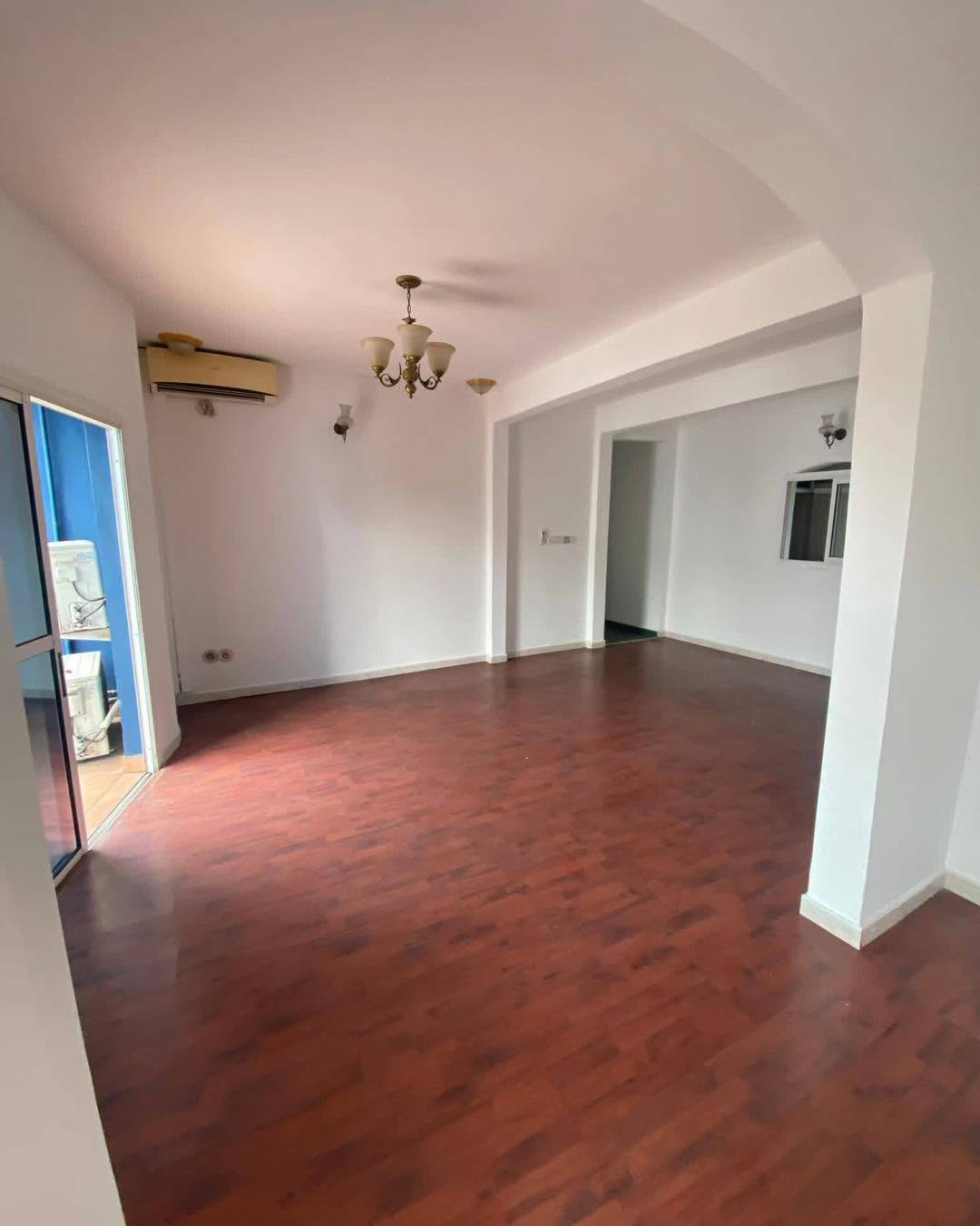 APPARTEMENT SPACIEUX À LOUER À BONAPRISO 500000FCFA