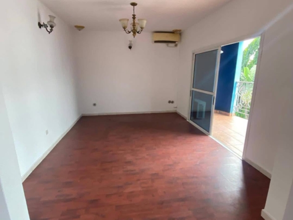 APPARTEMENT SPACIEUX À LOUER À BONAPRISO 500000FCFA