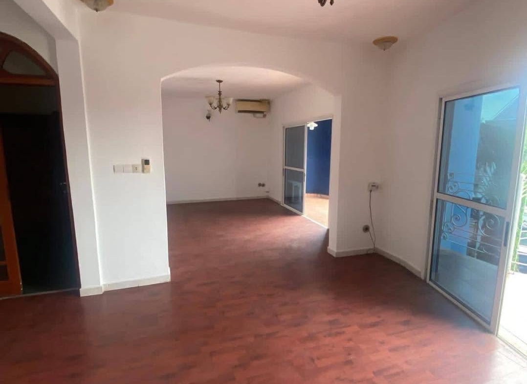 APPARTEMENT SPACIEUX À LOUER À BONAPRISO 500000FCFA