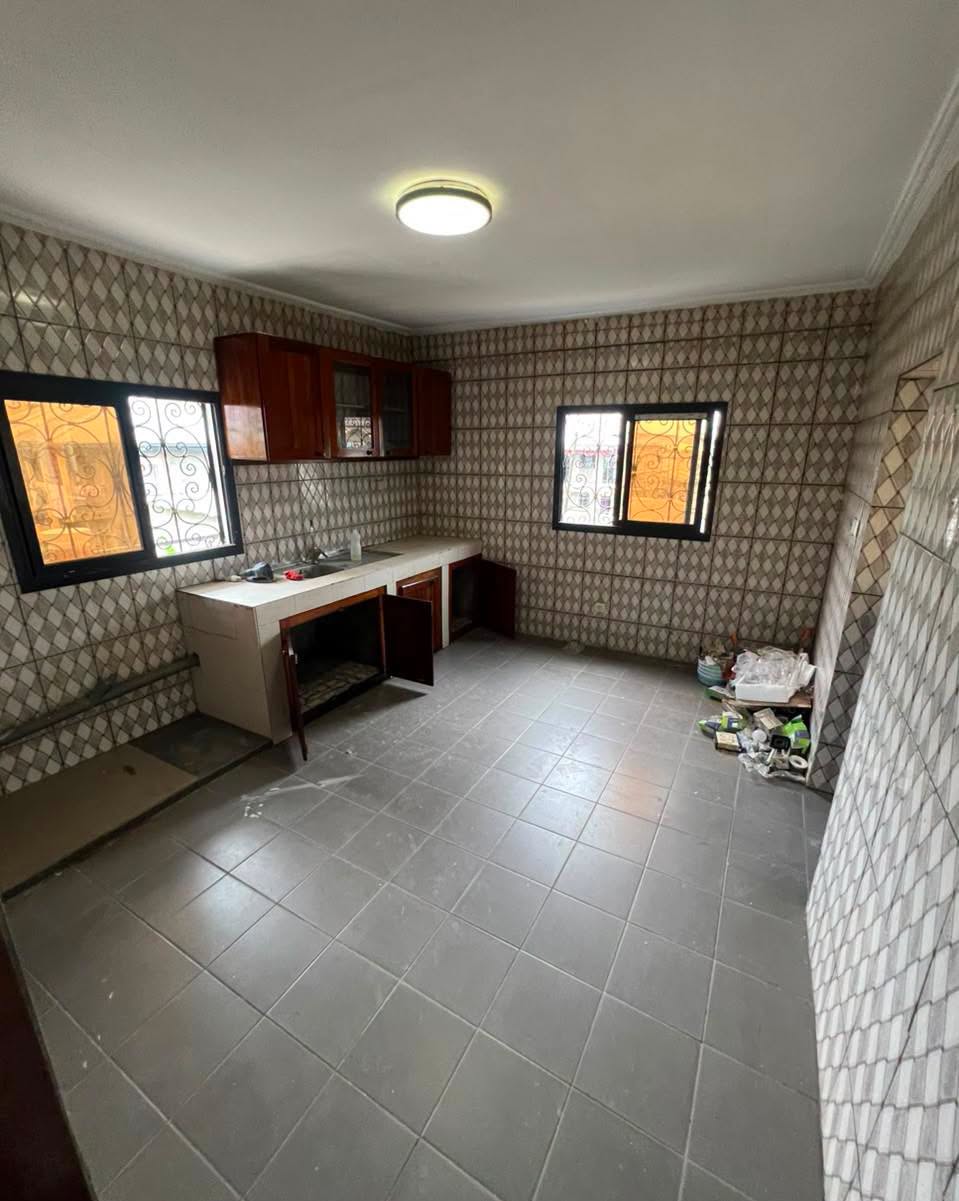 VASTE APPARTEMENT HAUT STANDING 3 CHAMBRES KOTTO MBANGUÈ