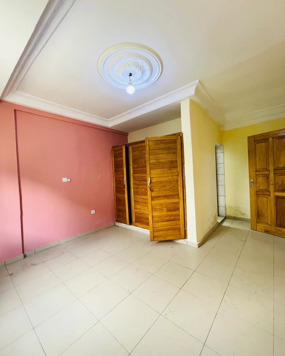 BKI_appart_logpom_121026_chb1 APPARTEMENT 3 CHAMBRES ENTIÈREMENT CLIMATISÉ DOUALA LOGPOM