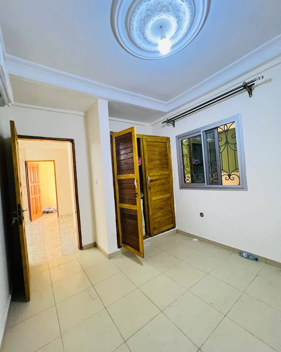 BKI_appart_logpom_121026_chb2 APPARTEMENT 3 CHAMBRES ENTIÈREMENT CLIMATISÉ DOUALA LOGPOM