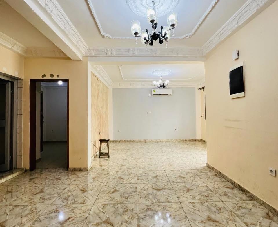 APPARTEMENT 3 CHAMBRES ENTIÈREMENT CLIMATISÉ DOUALA LOGPOM