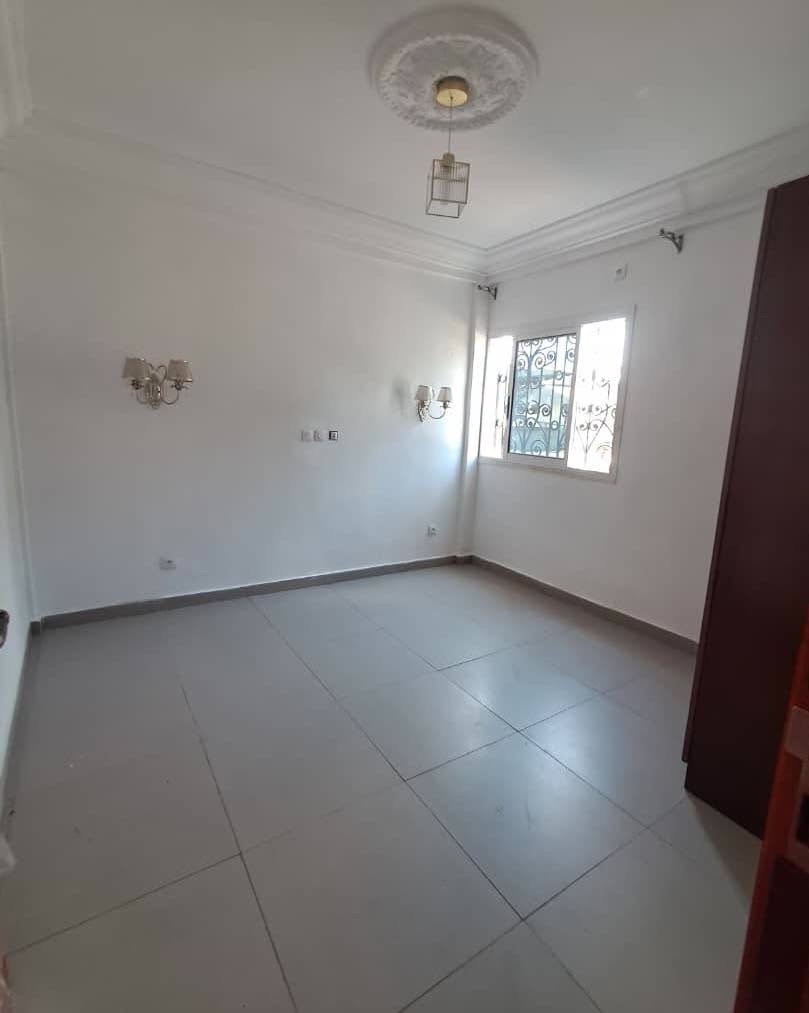 APPARTEMENT EN REMBOURSEMENT À MAKEPÈ 200000FCFA