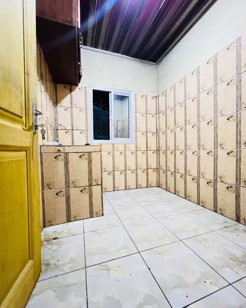 Studio moderne à louer à Logbessou staion Nickel Oil 70000 FCFA