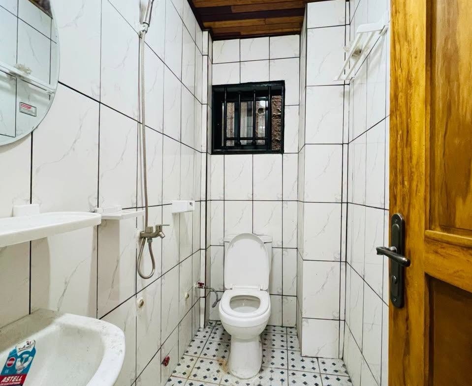 Studio moderne à louer à Logbessou staion Nickel Oil 70000 FCFA