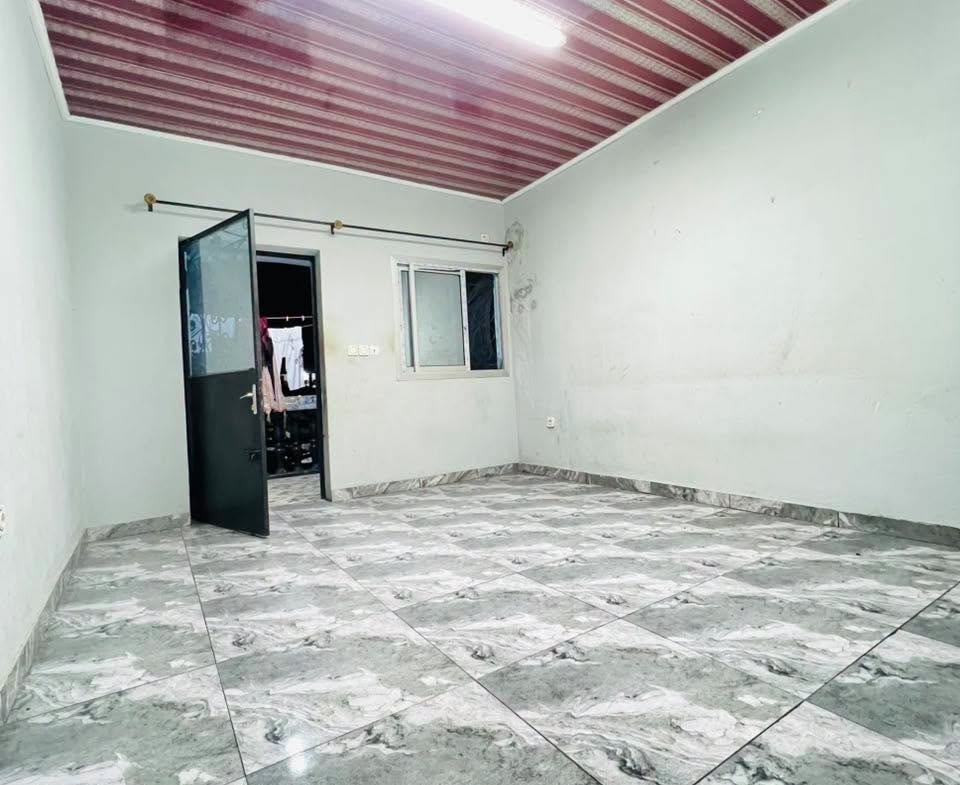 Studio moderne à louer à Logbessou staion Nickel Oil 70000 FCFA