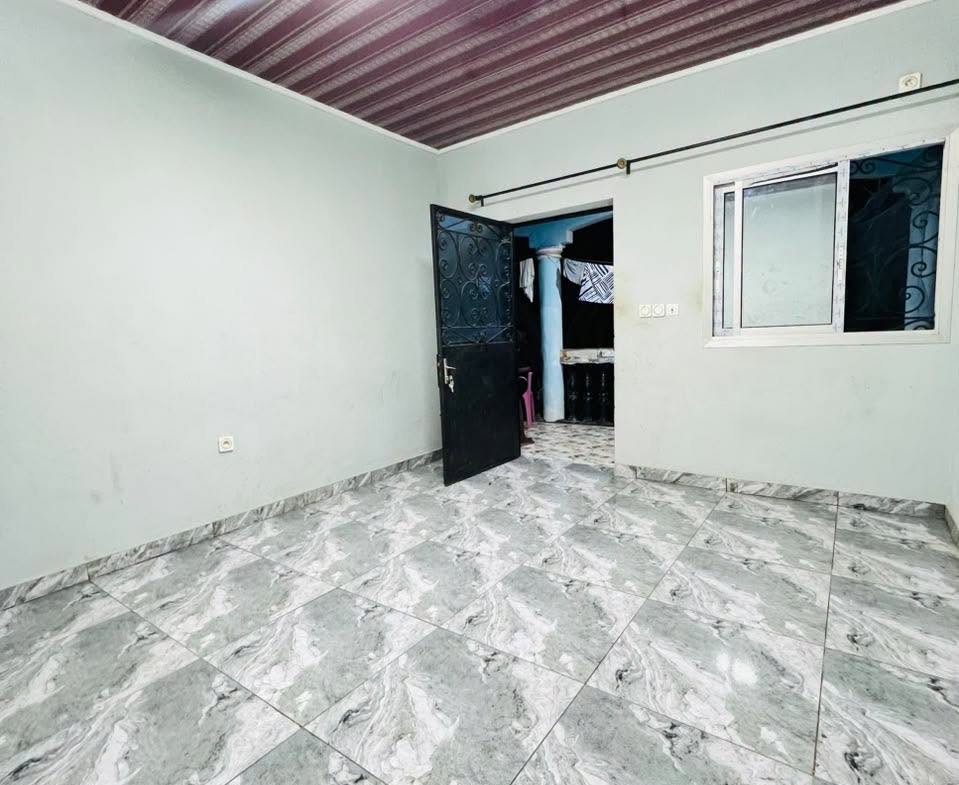 Studio moderne à louer à Logbessou staion Nickel Oil 70000 FCFA