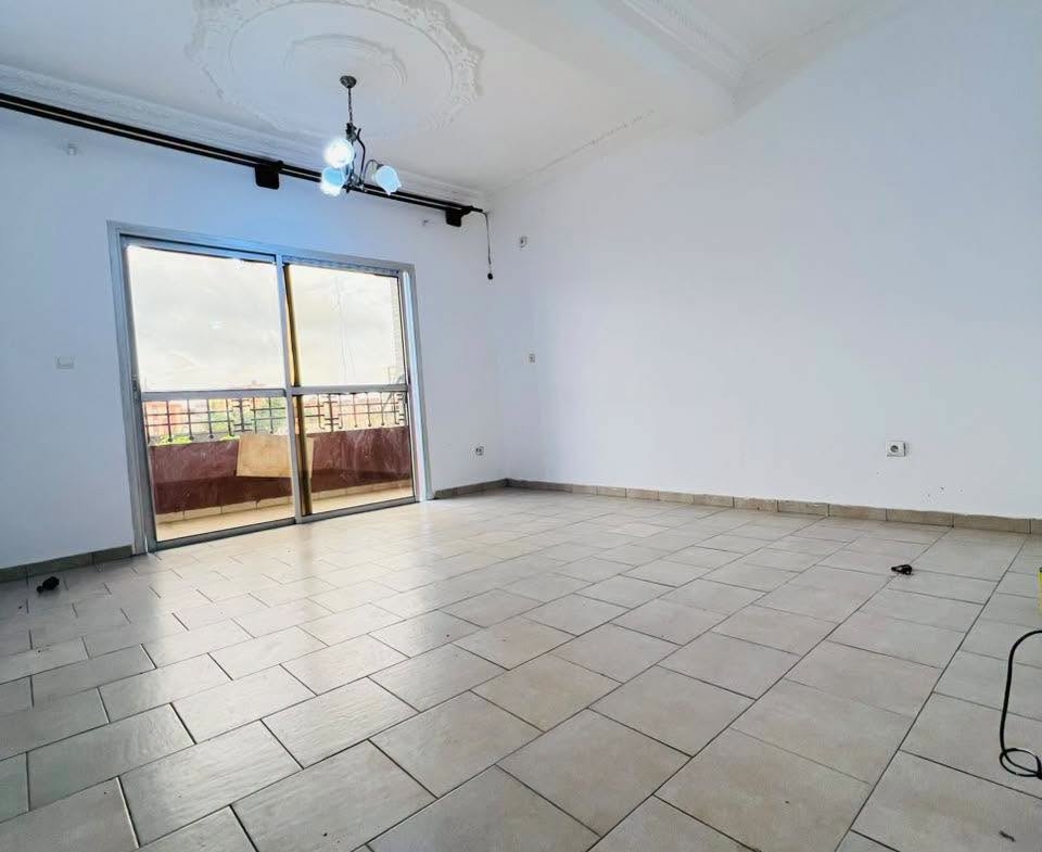 DOUALA MAKEPE STUDIO MODERNE 110000 FCFA