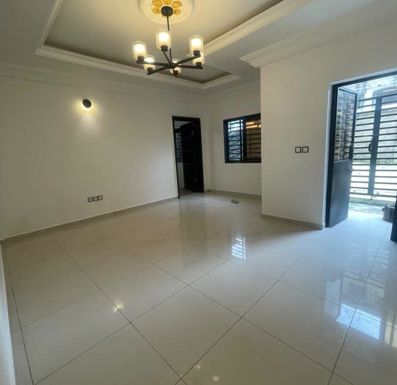 APPARTEMENT 2 CHAMBRES À LOGPOM 150000 FCFA