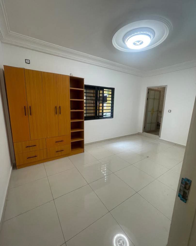 APPARTEMENT 2 CHAMBRES À LOGPOM 150000 FCFA