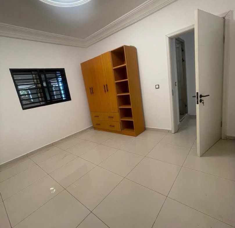 APPARTEMENT 2 CHAMBRES À LOGPOM 150000 FCFA