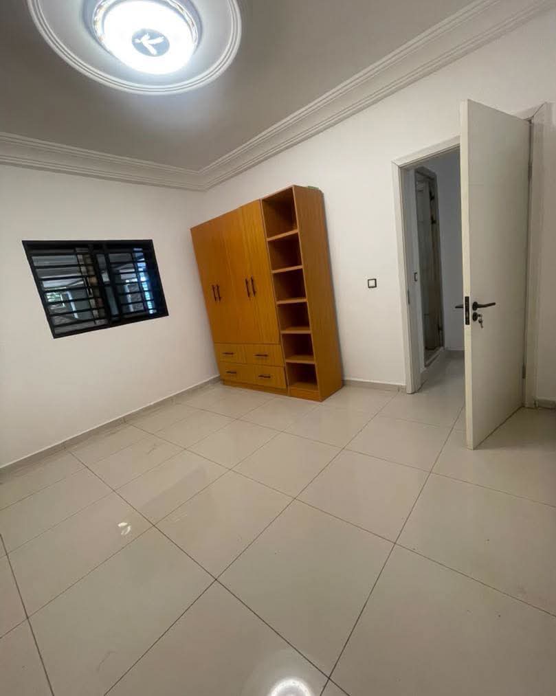 APPARTEMENT 2 CHAMBRES À LOGPOM 150000 FCFA