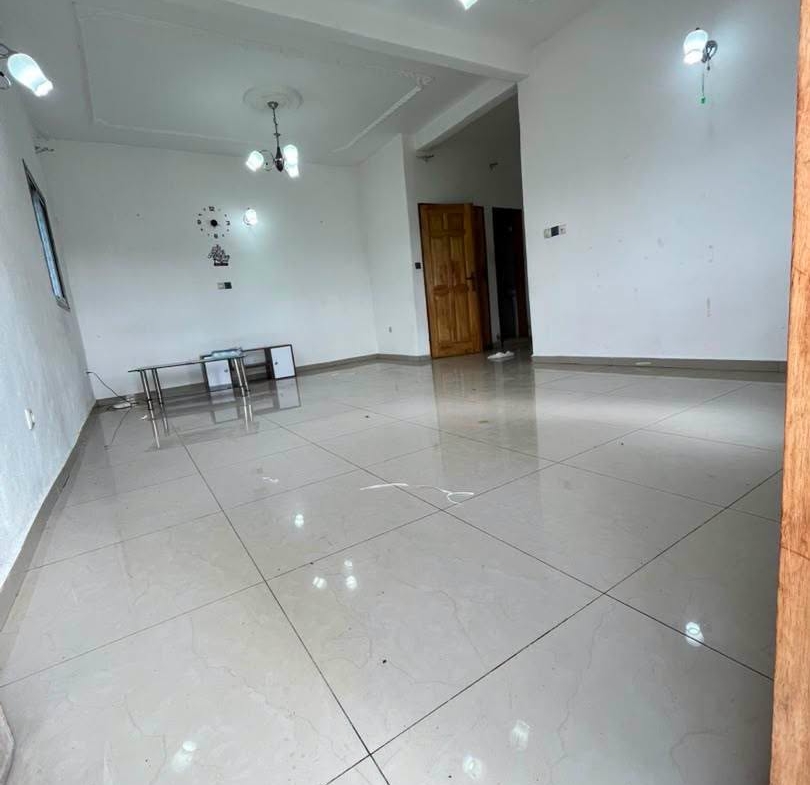 appartement moderne spacieux staffé Logpom 100000fcfa