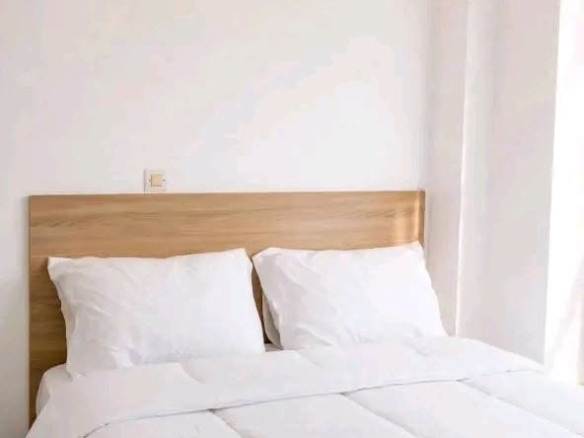 Modeste chambre meublée disponible à Mimboman