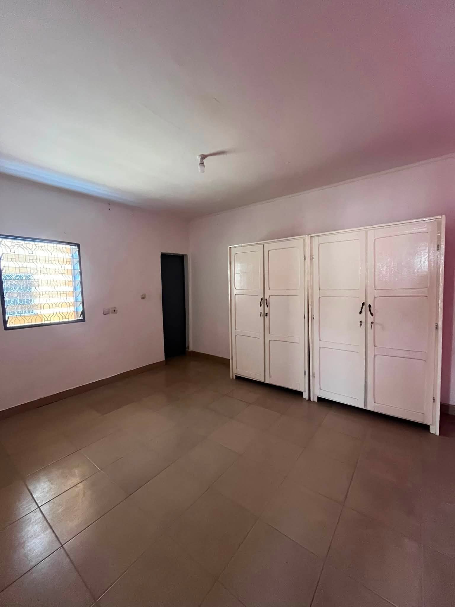 Appartement très propre disponible dans la barrière à Marouaré, Garoua