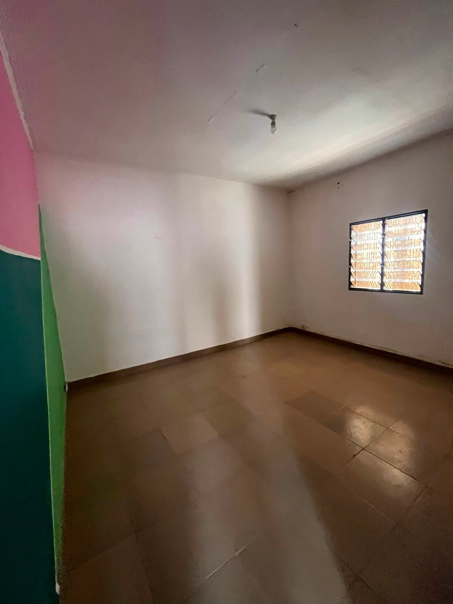Appartement très propre disponible dans la barrière à Marouaré, Garoua