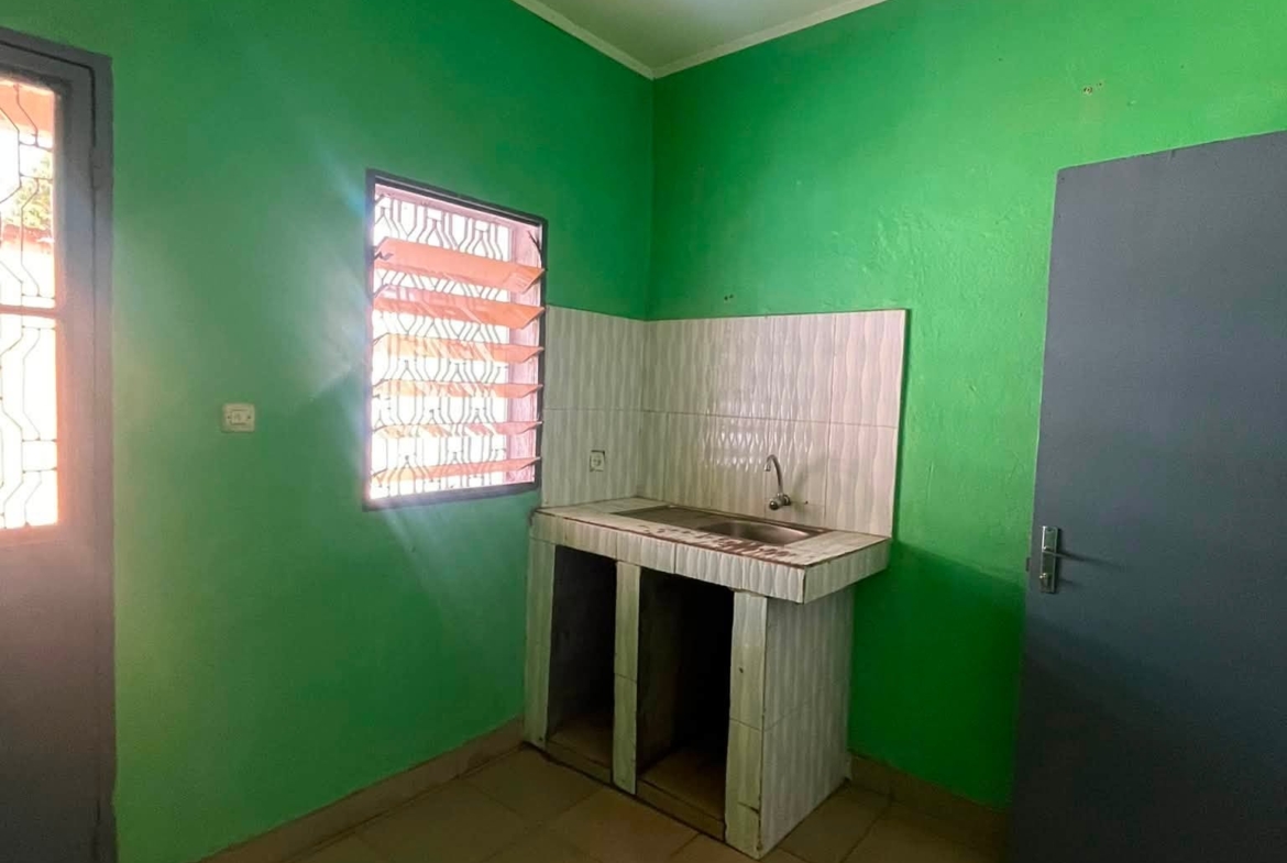 Appartement très propre disponible dans la barrière à Marouaré, Garoua
