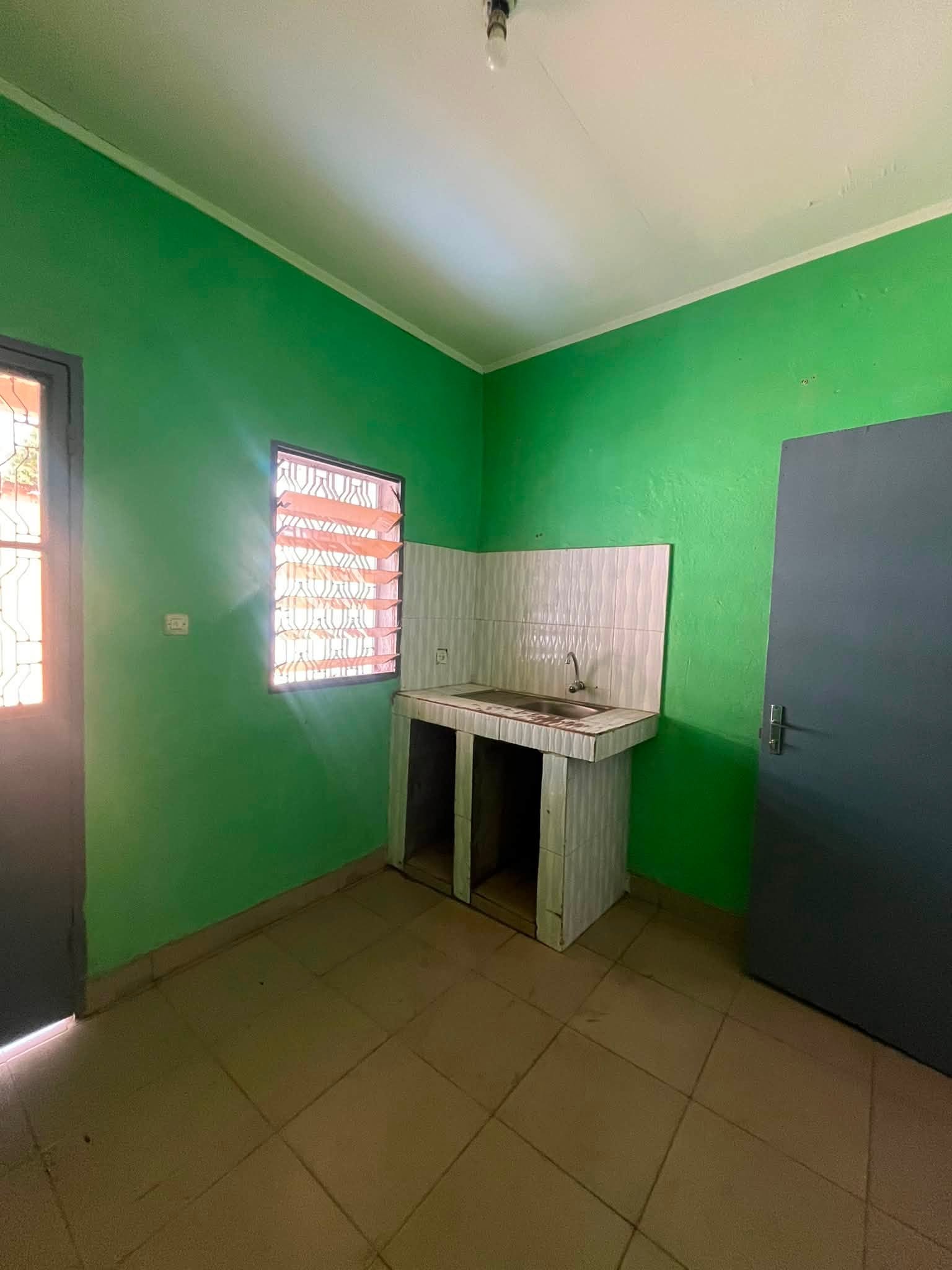 Appartement très propre disponible dans la barrière à Marouaré, Garoua