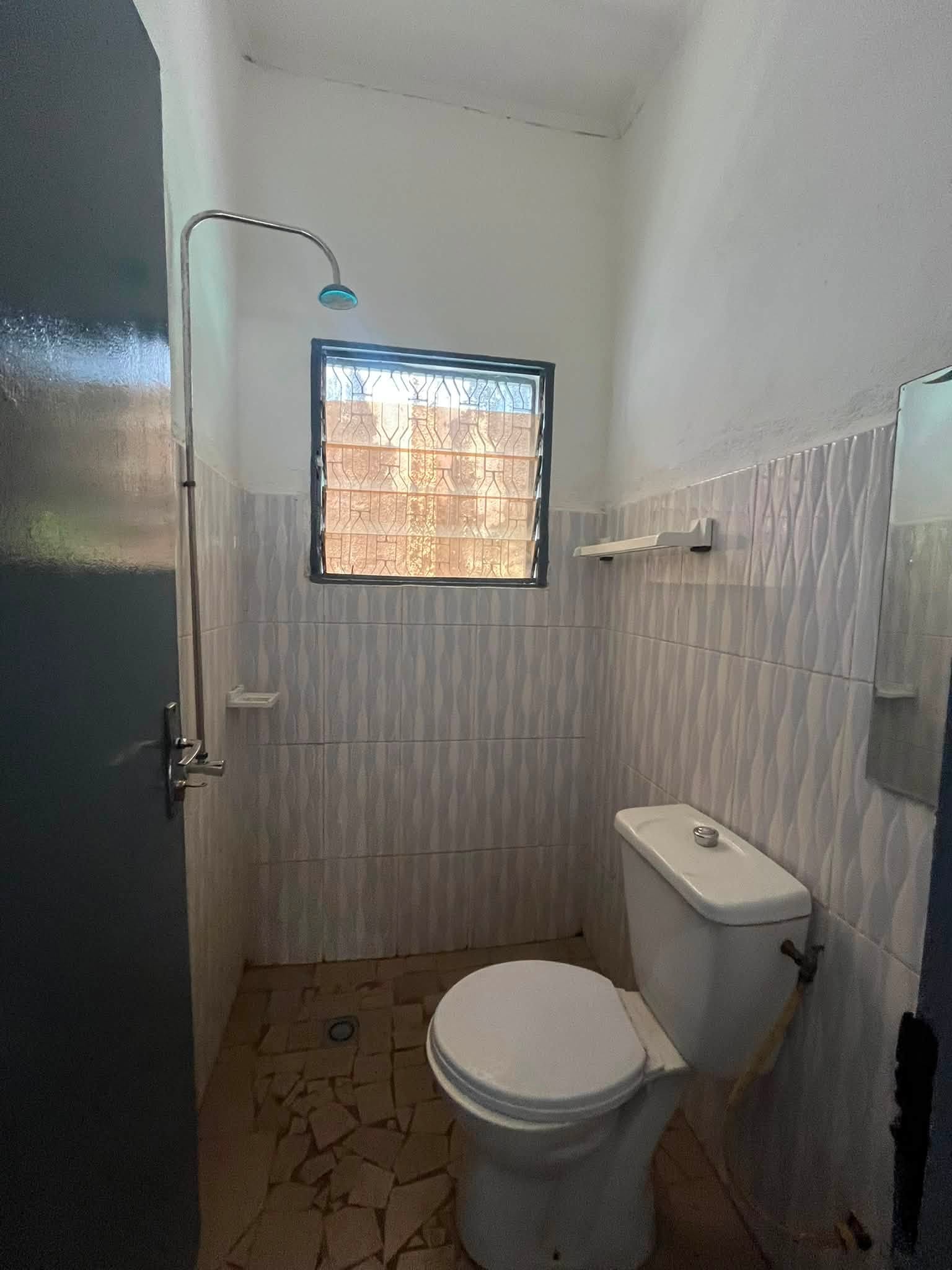 Appartement très propre disponible dans la barrière à Marouaré, Garoua