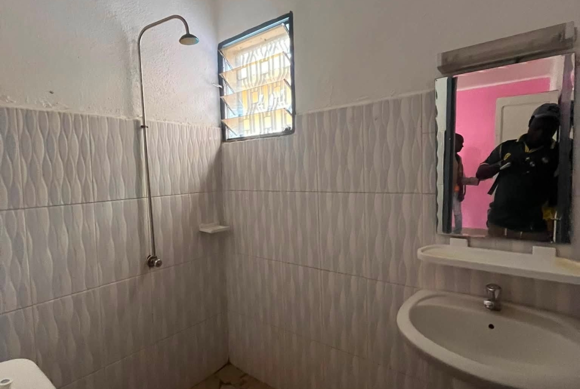 Appartement très propre disponible dans la barrière à Marouaré, Garoua