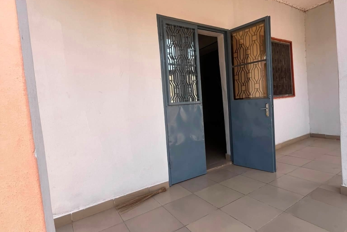 Appartement très propre disponible dans la barrière à Marouaré, Garoua