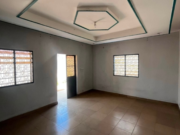 Appartement très propre disponible dans la barrière à Marouaré, Garoua