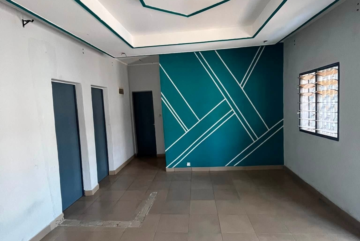 Appartement très propre disponible dans la barrière à Marouaré, Garoua