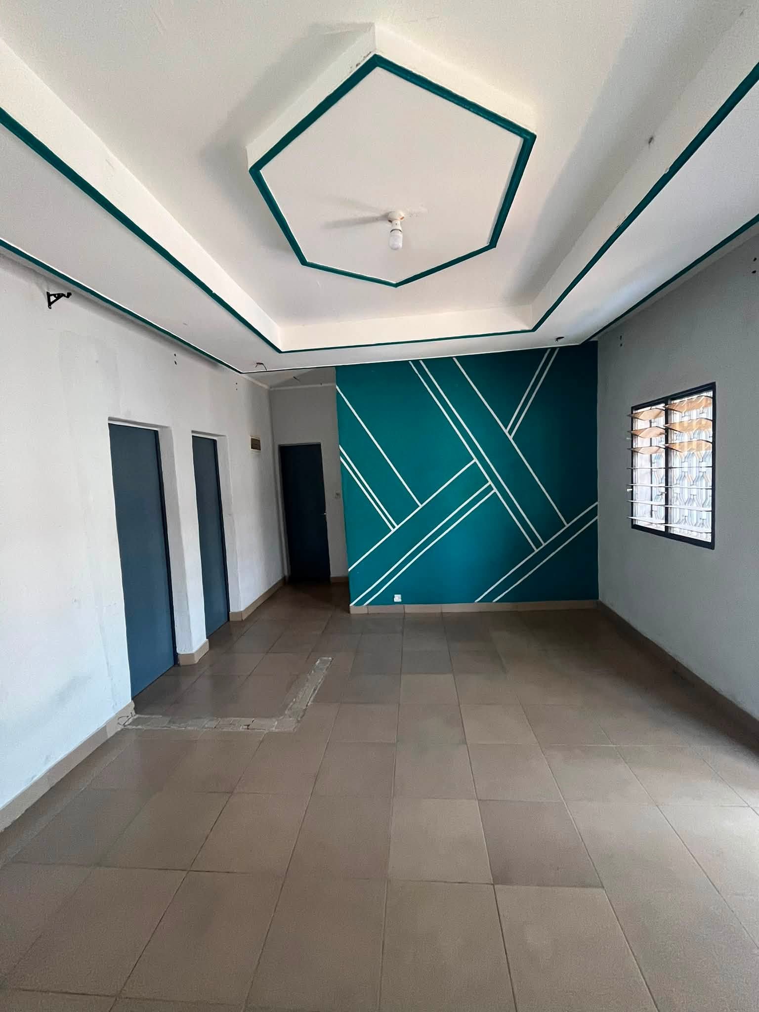 Appartement très propre disponible dans la barrière à Marouaré, Garoua