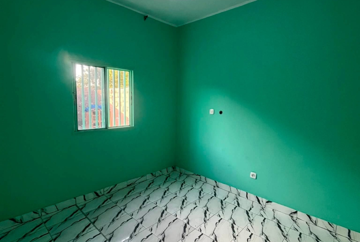 Appartement disponible dans un camp de 2 personnes à Djamboutou Garoua