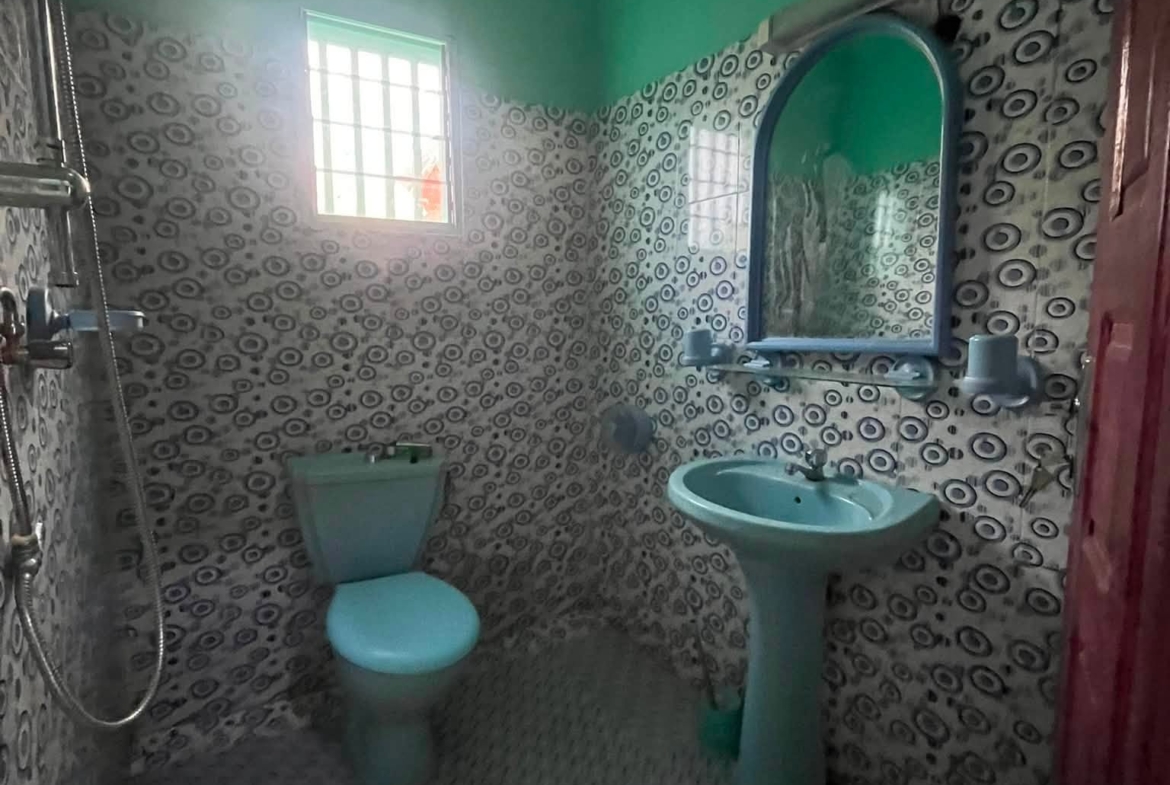 Appartement disponible dans un camp de 2 personnes à Djamboutou Garoua