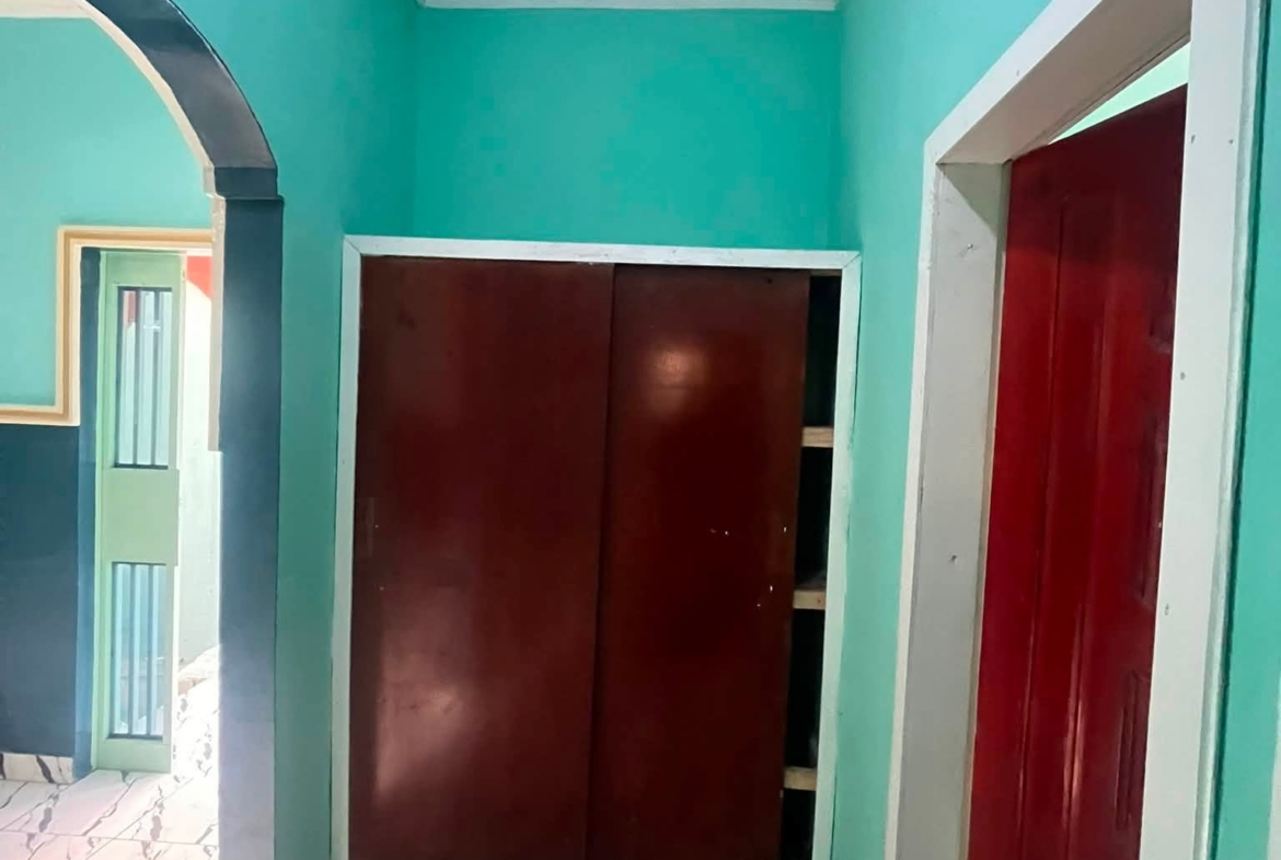 Appartement disponible dans un camp de 2 personnes à Djamboutou Garoua