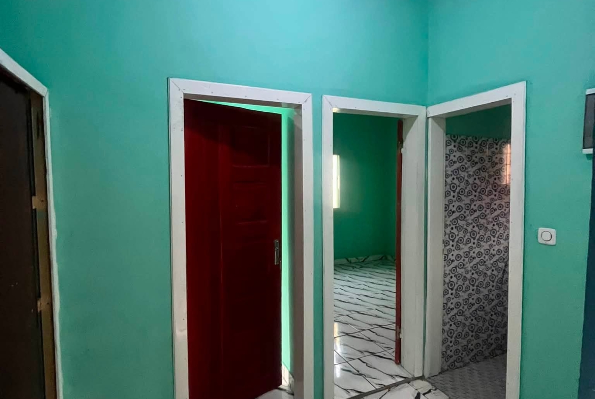 Appartement disponible dans un camp de 2 personnes à Djamboutou Garoua